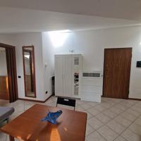 Monolocale completamente arredato , Uboldo(VA)