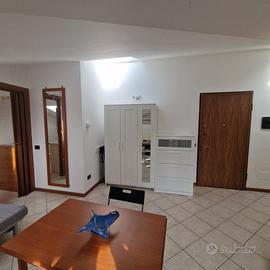 Monolocale completamente arredato , Uboldo(VA)