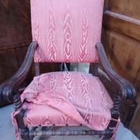 Poltrona in noce del novecento 