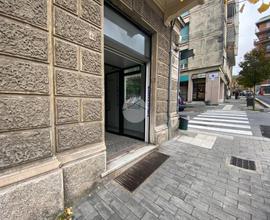 NEGOZIO A GENOVA