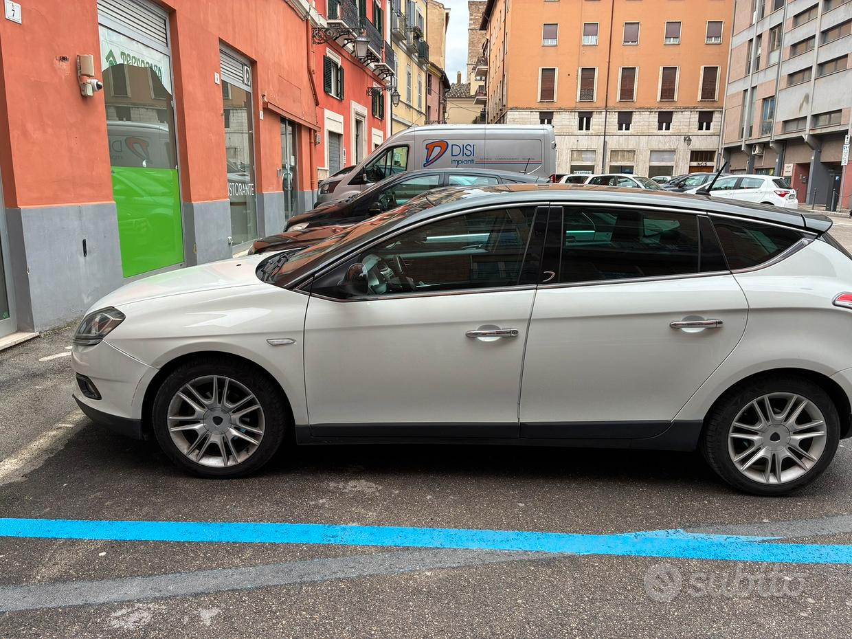 Lancia Delta (2008-2015)