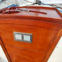 Barca a vela con deriva mobile e carrello alaggio