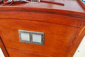 Barca a vela con deriva mobile e carrello alaggio