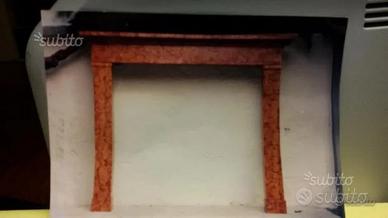 Camino in marmo rosso di Verona
