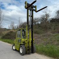 Muletto sollevatore clark