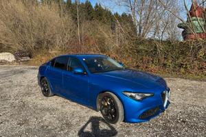 Alfa romeo giulia Q4 turbo benzina 280cv