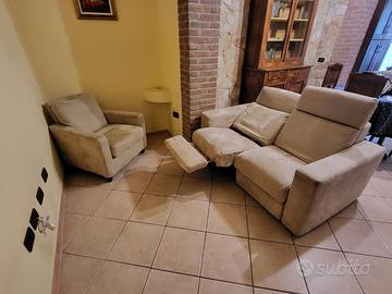 divano e poltroncina "Poltrone e sofà"