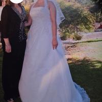 abito da sposa con accessori