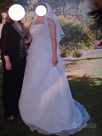abito da sposa con accessori