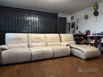 DIVANO CHATEAU D’AX IN PELLE