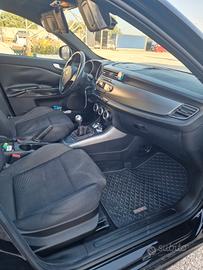 Ricambi + Tappezzeria alfa romeo giulietta 2013