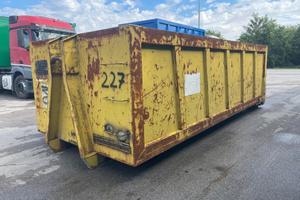 CONTAINER SCARRABILE USATO A CIELO APERTO