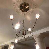 Lampadario in acciaio moderno