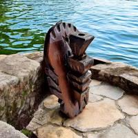 Antica applique in legno