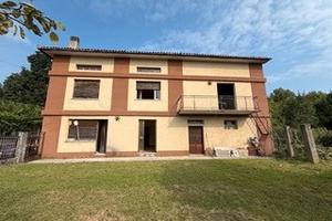 Casa singola con rustico a majano