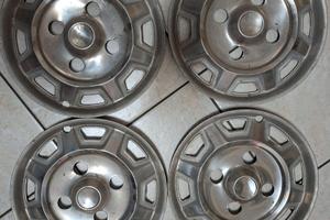 Borchie copriruota Ford Escort 73