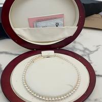 Collana di perle con chiusura in oro