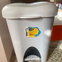 Secchio per la spazzatura con pedale