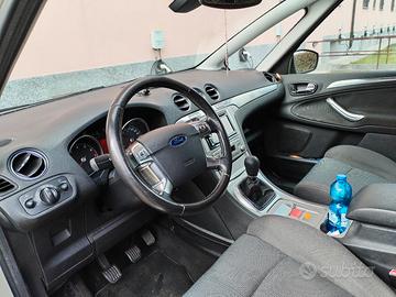 Ford S-MAX 2.0 benzina del 2007. 