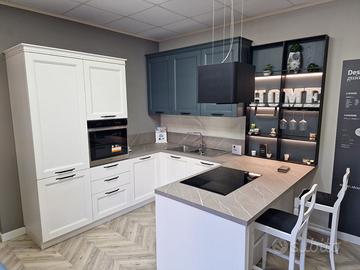 CUCINA STOSA IN SVENDITA