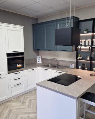 CUCINA STOSA IN SVENDITA