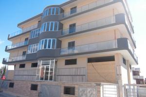 Tor san lorenzo: appartamento con balcone