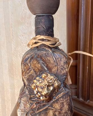 Bottiglia in vetro decorata