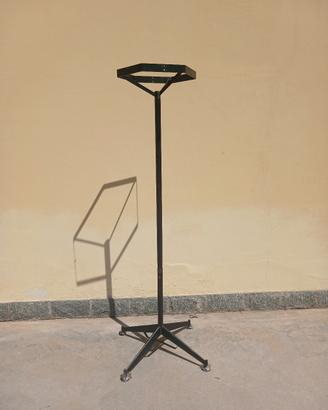 Piantana in metallo  nero vintage anni 70