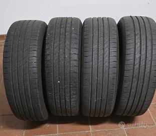4 gomme Goodyear 215 55 18 99V Efficient Grip 2