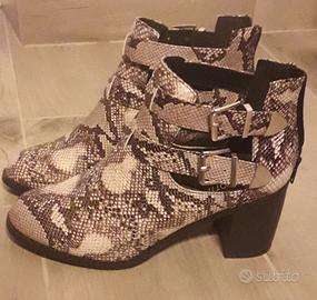 Stivaletti con tacco buonarotti