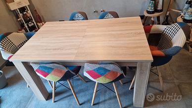 Tavolo allungabile con 4 sedie e 2 poltroncine
