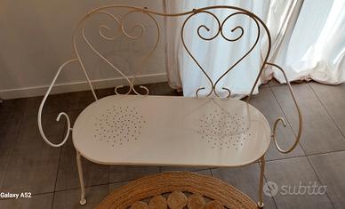 Panca in ferro di colore bianco