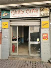 Locale commerciale di 67 mq con bagni