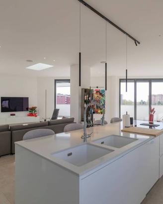 Attico / Mansarda di 301 m² con 3 locali e box aut
