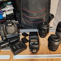 Canon 70D con obiettivi, batterie, etc.