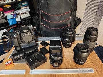 Canon 70D con obiettivi, batterie, etc.