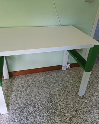 tavolo regolabile in altezza 