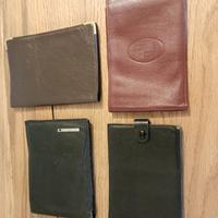 Portafogli in pelle e per libretti degli assegni.