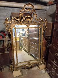 Antica Specchiera dorata di grandi dimensioni