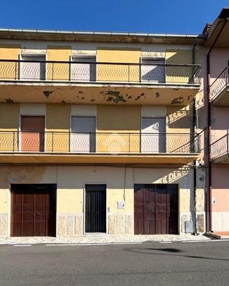 4 LOCALI A ROCCA MASSIMA