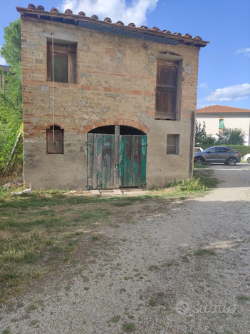 Capanna con terreno edificabile a Castelfiorentino