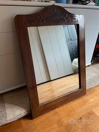 Specchio in legno fatto a mano