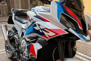 Bmw m1000xr