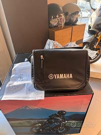 Divisorio di scomparti con borsa per il sottosella