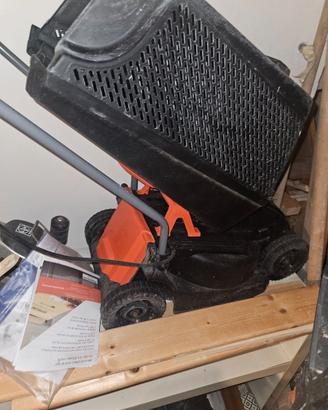 Tagliaerba elettrico black&decker per giardino