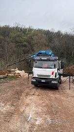 IVECO EUROCARCO 140E22 CON GRU