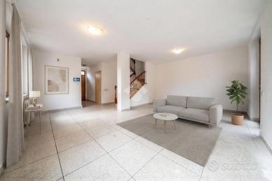 VILLA A SCHIERA A SAN MARTINO IN RIO