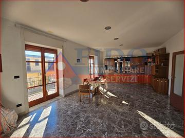 Soluzione di 160 mq luminosa