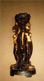 Soprammobile ceramica rappresentante 3 vestali