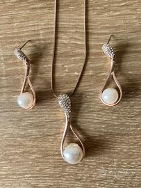 Collana e orecchini
